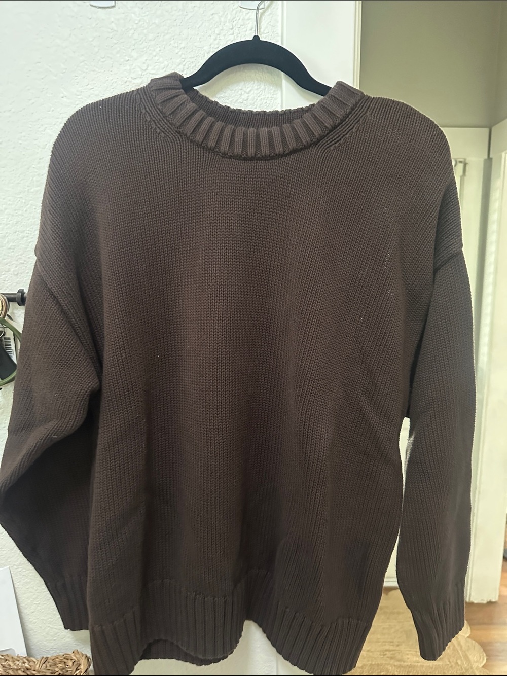 GAP crewneck 100 percent cotton sweater size M.